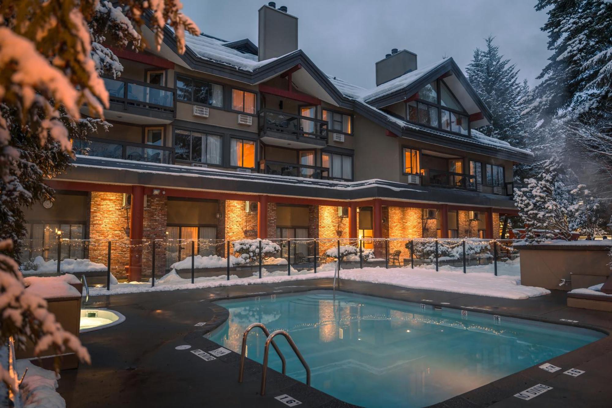 Whistler Village Inn & Suites מראה חיצוני תמונה
