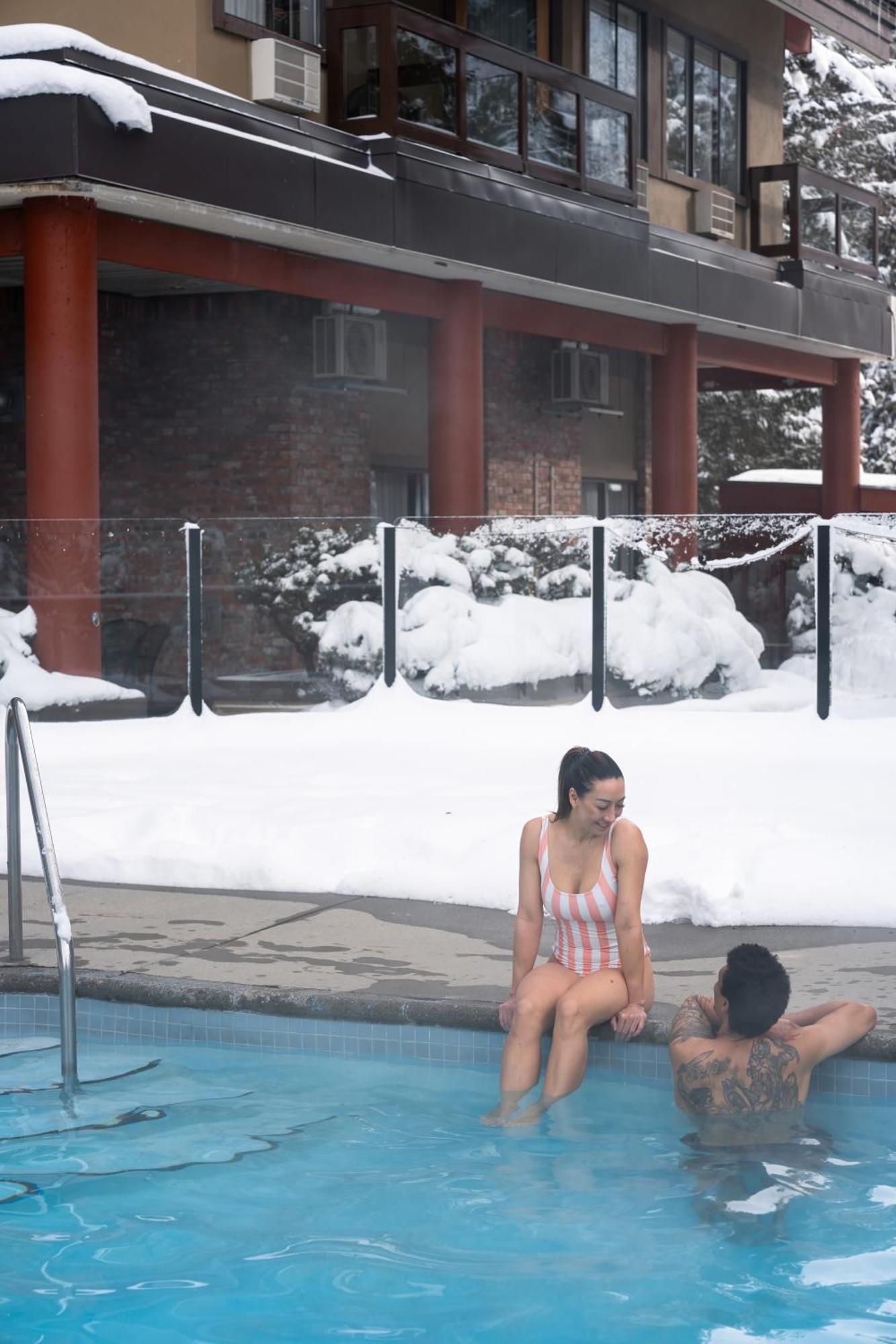 Whistler Village Inn & Suites מראה חיצוני תמונה