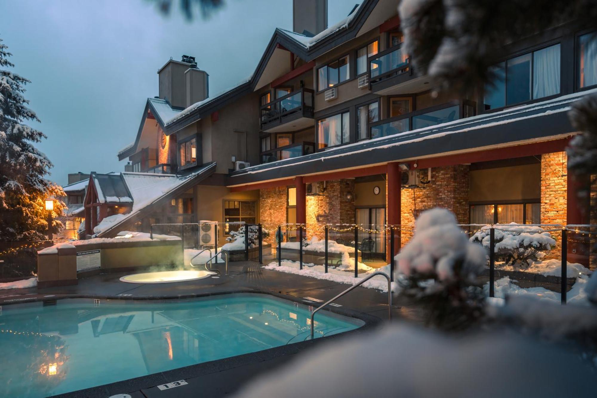 Whistler Village Inn & Suites מראה חיצוני תמונה